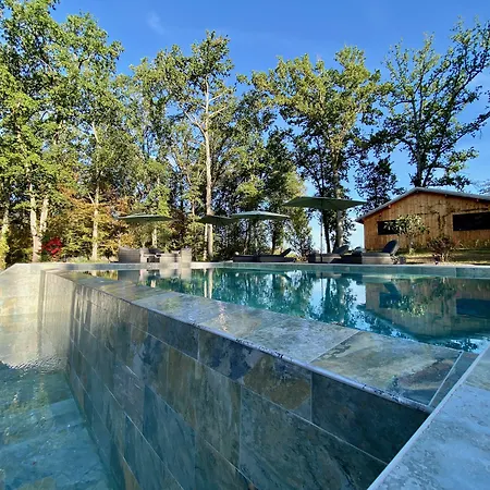 Le Chirol Bed & Breakfast 4*