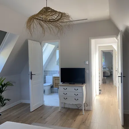 Le Chirol Bed & Breakfast 4*