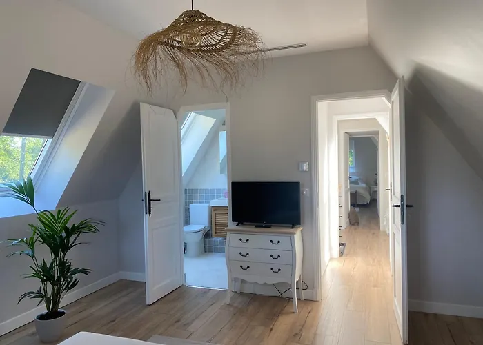 Le Chirol 住宿加早餐酒店 Lamonzie-Montastruc